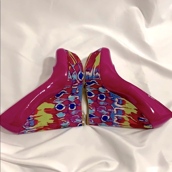 STEVE MADDEN WEDGE PUMPS - Picture 7 of 7